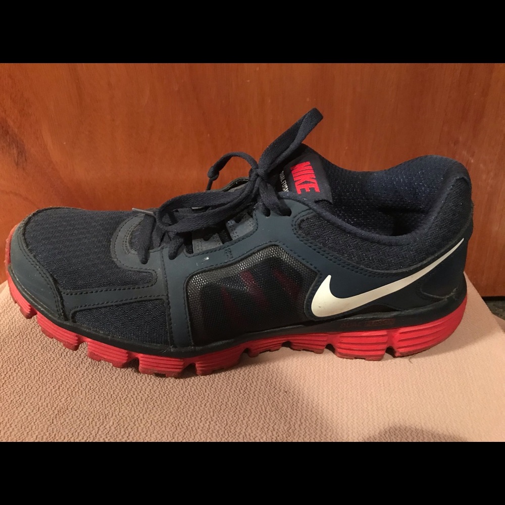 Nike Dual Fusion shoe
